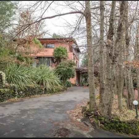 Etna Park לינה וארוחת בוקר *